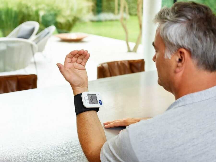 Omron Rs2 Bilekten Ölçer Tansiyon Aleti - 2